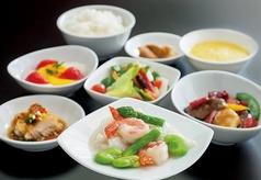 【平日限定A・Bランチ＊2種から選べるメインが人気！】