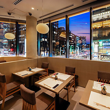 近江牛もりしま 寛閑観ここ滋賀 東京日本橋店の雰囲気1