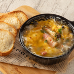 ☆人気！絶品のアヒージョをご賞味くださいませ♪バケットとご一緒にご堪能くださいませ☆