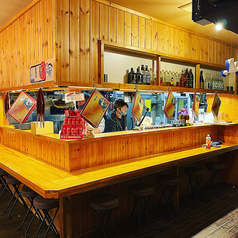 お一人様やデートでのご利用にぴったりなカウンターのお席をご用意☆お仕事帰りのサク飲みにいかがでしょうか。