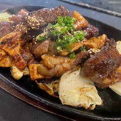 牛ホルモンミックス鉄板