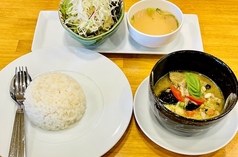 クルア ベンジャロン タイ カフェのおすすめランチ1