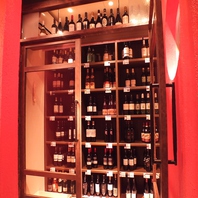 ずらりと並んだワインは65種以上！