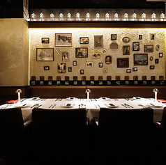 大切なご接待やご会食に最適な、落ち着いた雰囲気の完全個室です。10名様までご利用可能で、周囲を気にせずプライベートな会話をお楽しみいただけます。記念日や特別な日の食事にもご利用ください。