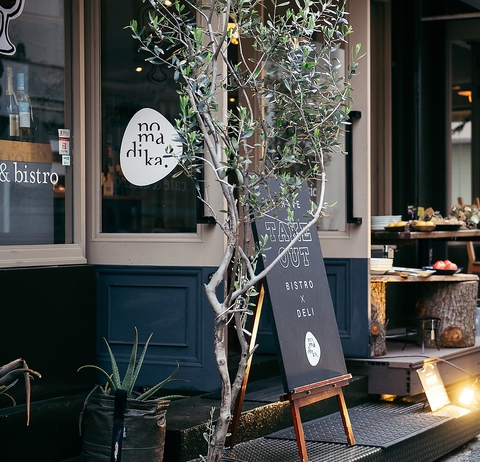 神戸のファッション中心地、トアウエストにある気さくなBISTROワイン食堂