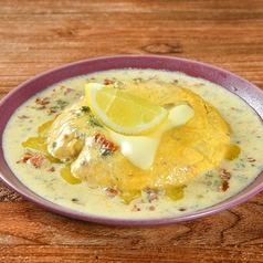 イタリア風オムレツ　ケーパー香るクリームソース