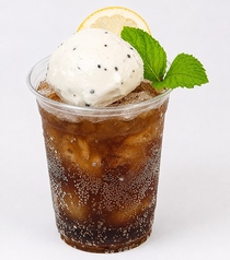 ［夏季限定］コーラ × キャビアアイス（ノンアルコール）