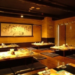 靴をぬいでゆっくり寛げる、掘りごたつ式お座敷は宴会にぴったり！　※写真は系列店