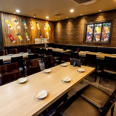 店舗を貸し切れば最大60名様までご利用いただけます。歓送迎会や打ち上げ、同窓会など各種宴会におすすめです。20名様からご相談承っておりますので、ママ会などに利用にも最適。周りを気にせずお客様だけのプライベート空間で当店自慢の海鮮鮨やおでんなど創作和食をください。