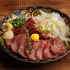 馬刺し盛り合わせ