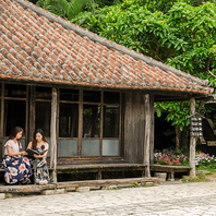建立百有余年。琉球の歴史香る古民家で至福の料理を
