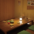 4名様から可能な個室。仲間内でのご宴会におすすめの落ち着いた雰囲気の個室。掘りごたつタイプのお部屋なので寛ぎ度も抜群です！限定一室のためご予約の際はお早めにお願い致します。誕生日、記念日に最適な上質空間です。ご予約の際は店舗に直接お問い合わせ下さい。（三宮/居酒屋/飲み放題/歓迎会/送別会/個室）