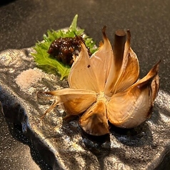 丸ごとにんにく揚げ