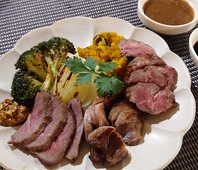 北海道の鮮やかな旬の味覚と沖縄の逸品が満喫できる☆