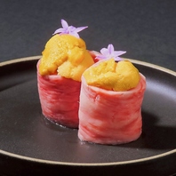 バラエティの富んだこだわり肉料理の品々。まさに絶品。