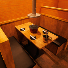 2名様からご利用可能です♪洋風な作りの室内はデートから、少人数での飲み会、女子会、合コンにもオススメです！渋谷駅徒歩1分の焼肉居酒屋2名～最大100名様までご利用頂けます！人数や、予算、開催時間なお気軽にご相談ください♪