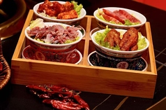 四宮格/山椒秘伝牛肉/楼上秘伝牛肉