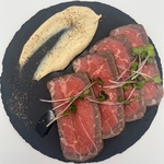 自慢のローストビーフ♪赤身肉のうま味が詰まった一品です！