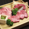 料理メニュー写真 USHISUKE牛タン盛合せ