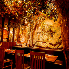 隠豚 イントン 新宿店の雰囲気3