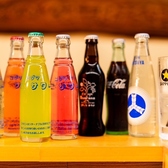 自由が丘で昼飲みを楽しめる貴重な居酒屋。炭火焼き鳥や新鮮な鮮魚をおつまみに、明るい時間からお酒を堪能できます。週末の女子会や昼宴会にも好評で、昼間から気兼ねなく集まれる自由が丘らしい使い勝手の良さが魅力です。