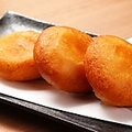 料理メニュー写真&nbsp;チーズぽてともち（1個）