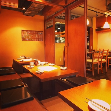 ゴマサバと炭火焼きとり 想作居酒屋 KAKUREの雰囲気1