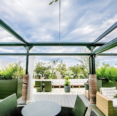 風感じるテラス席