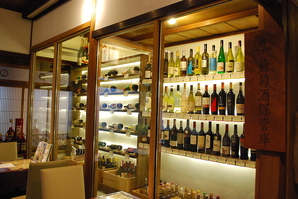 おすすめのワインに酔いしれる。お気に入りの１本を見つけて…