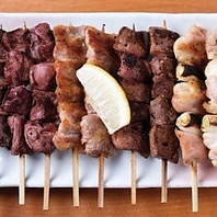 炭火で丁寧に焼き上げたやきとん。