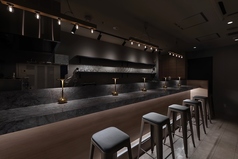 お洒落で落ち着きのあるカウンター席あり。デートなどにおすすめです。