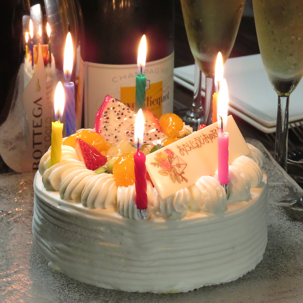 事前にご相談いただければホールケーキをご用意することが可能です☆プライベート空間でサプライズ!
