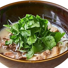 ろとろ牛すじのフォー