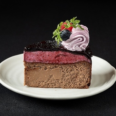 ベリーとカシスムースのチョコチーズケーキ