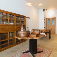 木の温もりに包まれた、落ち着きのあるナチュラルな空間