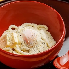 バターチーズ釜玉うどん(温)