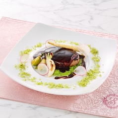 森の目覚め　ハンバーグステーキ　黒デミ赤ワインソース