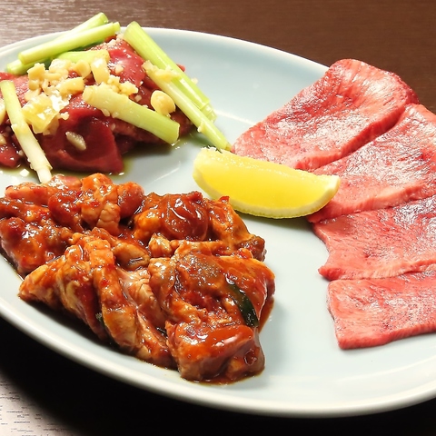 自慢のタレが美味しい焼肉で乾杯♪宴会に最適なコースを数々ご用意しております。