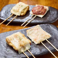 軽やかな食感が自慢の串カツは独自配合のソース♪