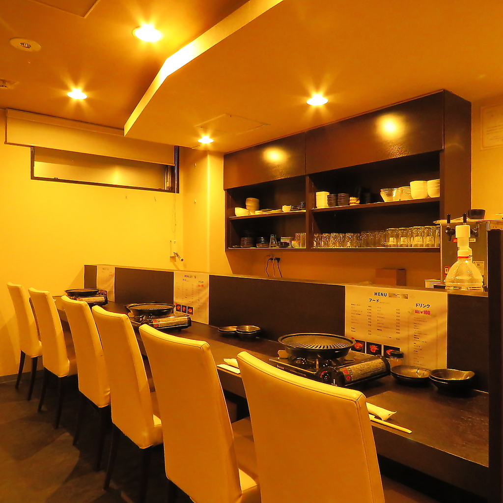 温かみのあるどこか懐かしくもキレイな店内でジンギスカンを