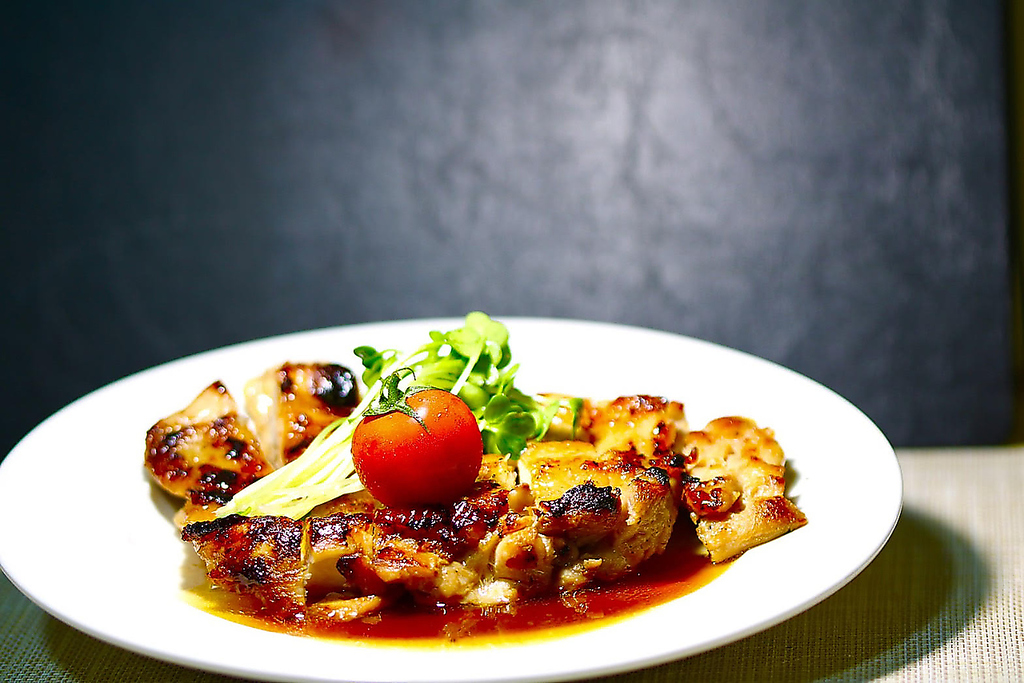 チキン・ポーク・和牛・ラムなど、豊富な種類の肉料理も取り揃えてお待ちしております♪