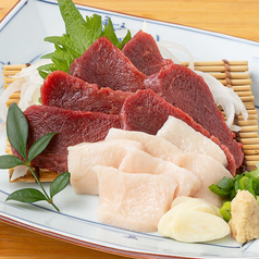 馬刺し(赤身・こうね盛り)