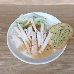 蒸し鶏とガーリックラスク