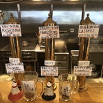 厳選されたクラフトビールが豊富に揃います。こだわりの味わいを、ぜひ飲み比べてお楽しみください。