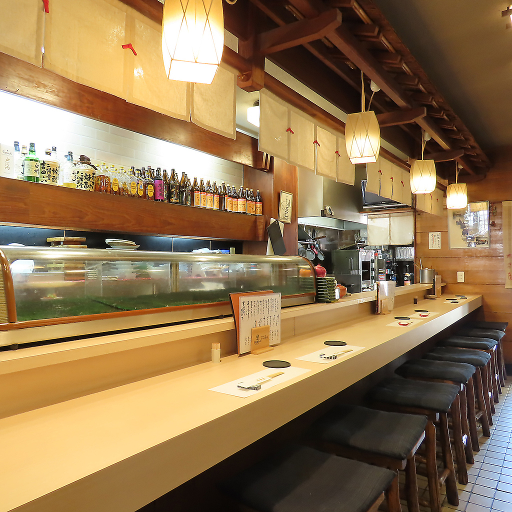 創業から50年、常連さんや地元の方からご愛顧いただいている老舗居酒屋「水呑屋」で和宴会をご堪能。