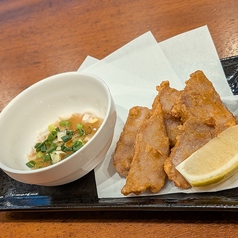 塩だれで食べるマグロの竜田揚げ