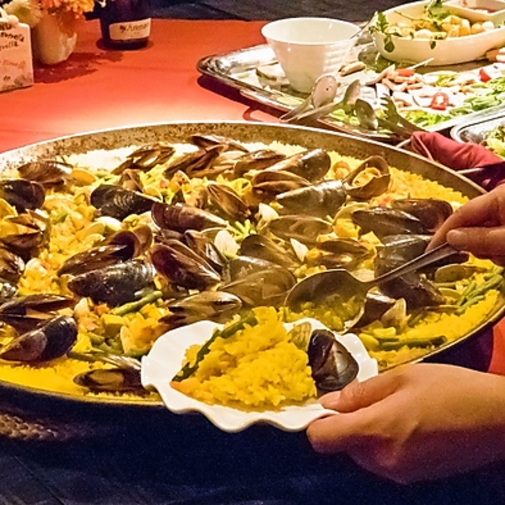 当店自慢のパエリアを3種類ご用意しております！2名様～4名様にてご注文いただけます！