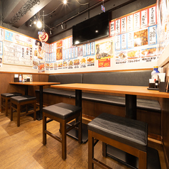 にぎやかな店内は雰囲気抜群！明るい声が店内に響きます☆各種テーブル席を多数取り揃えております。