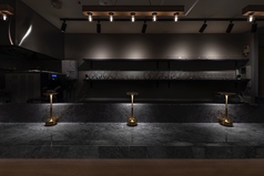 お洒落で落ち着きのあるカウンター席あり。デートなどにおすすめです。