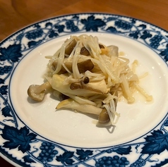 3種のきのこのピクルス